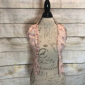 Pretty floral top with pearl like buttons